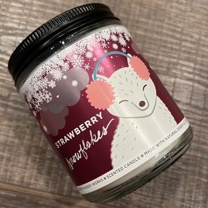 Bath & Body Works Strawberry Snowflakes Candle